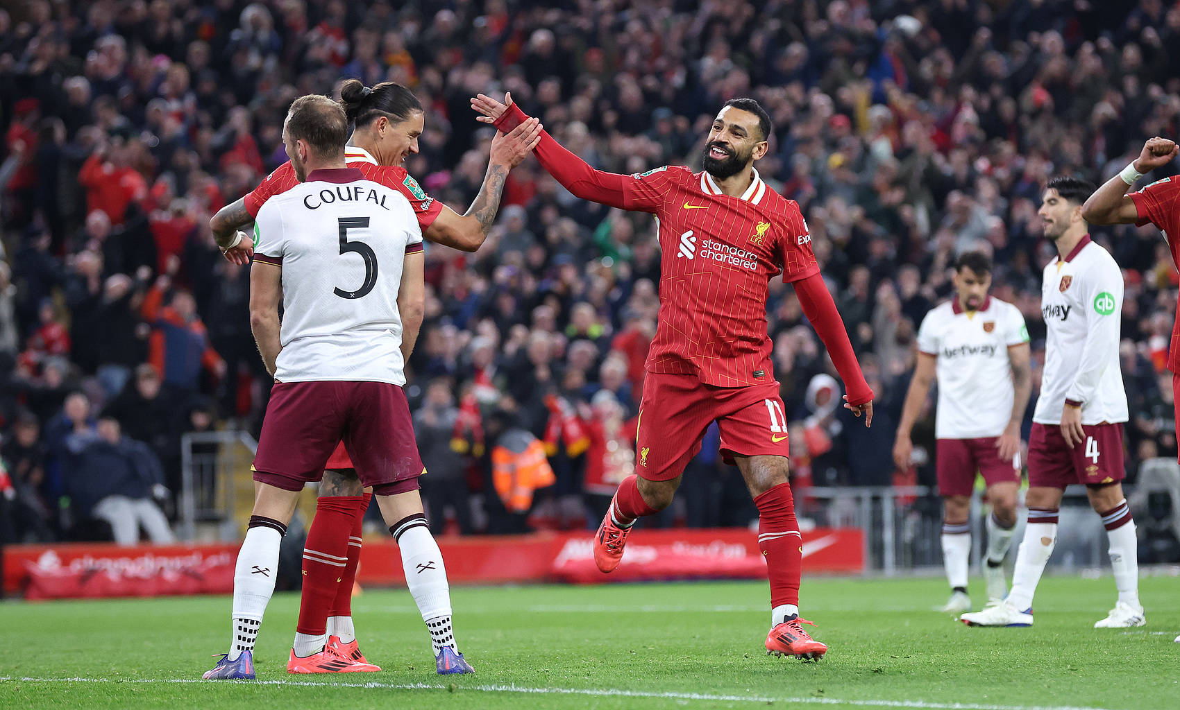 萨拉赫连续三场比赛得分超过大比分获胜,利物浦不断突破! 萨拉赫连续三场比赛得分超过大比分获胜,利物浦不断突破!